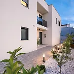 Villa Zara365