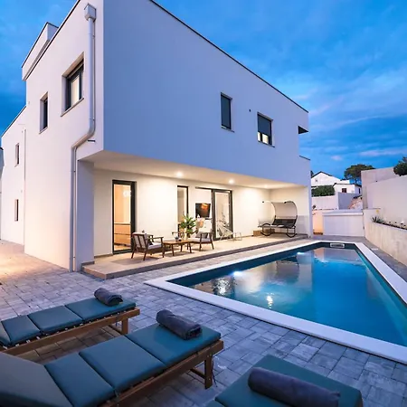 Vila Zara365